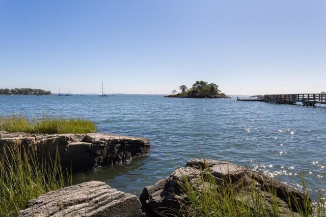 F4B44bD21c304ca-4706106