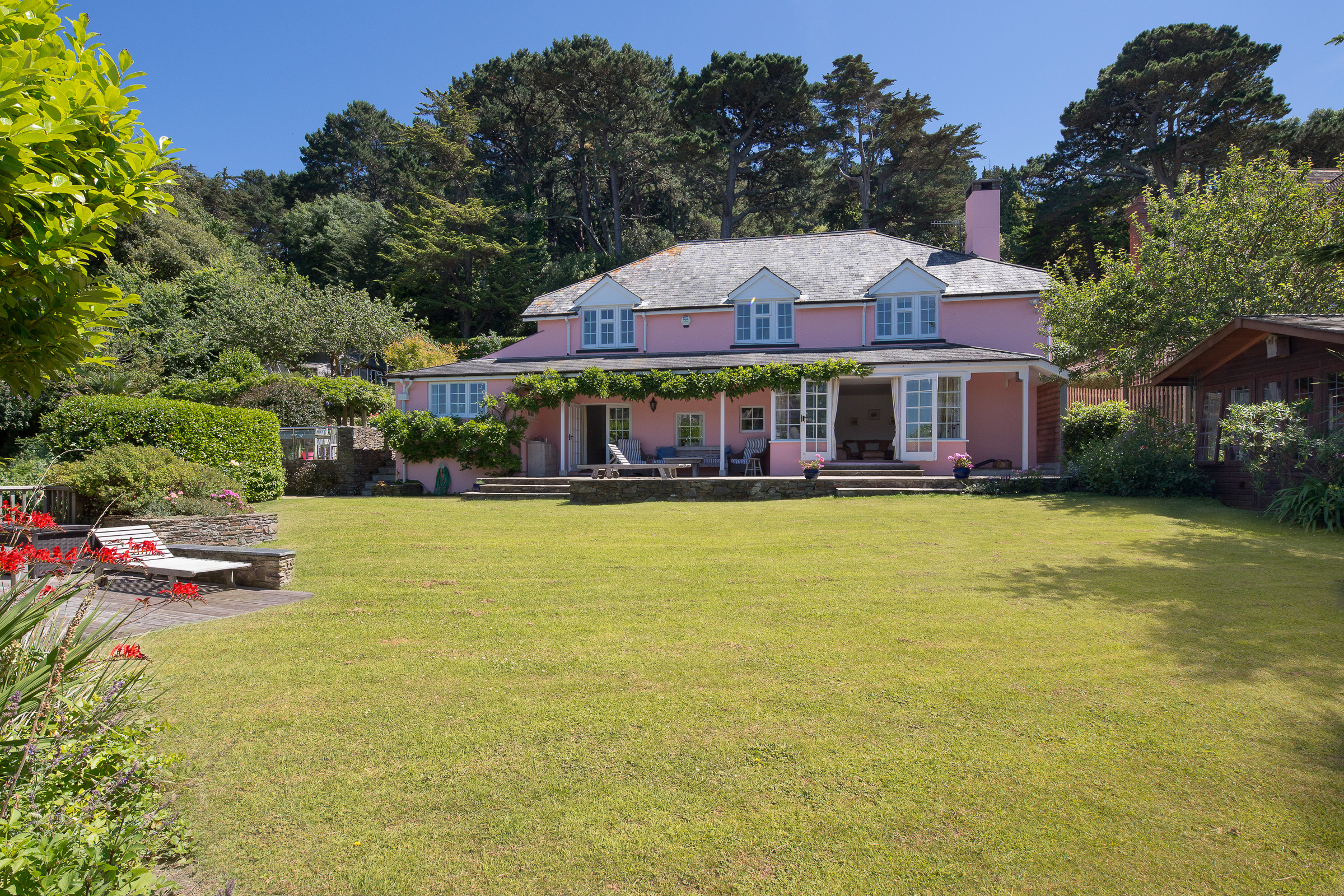 Waterside, East Portlemouth - house and lawn